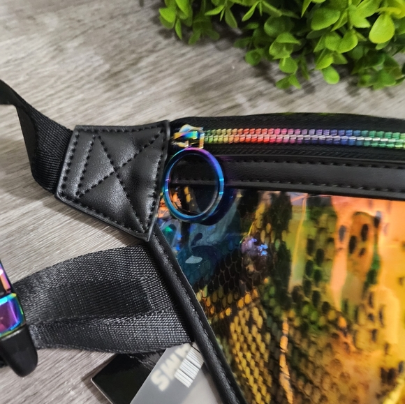 Iridescent Fanny pack - Picture 4 of 6